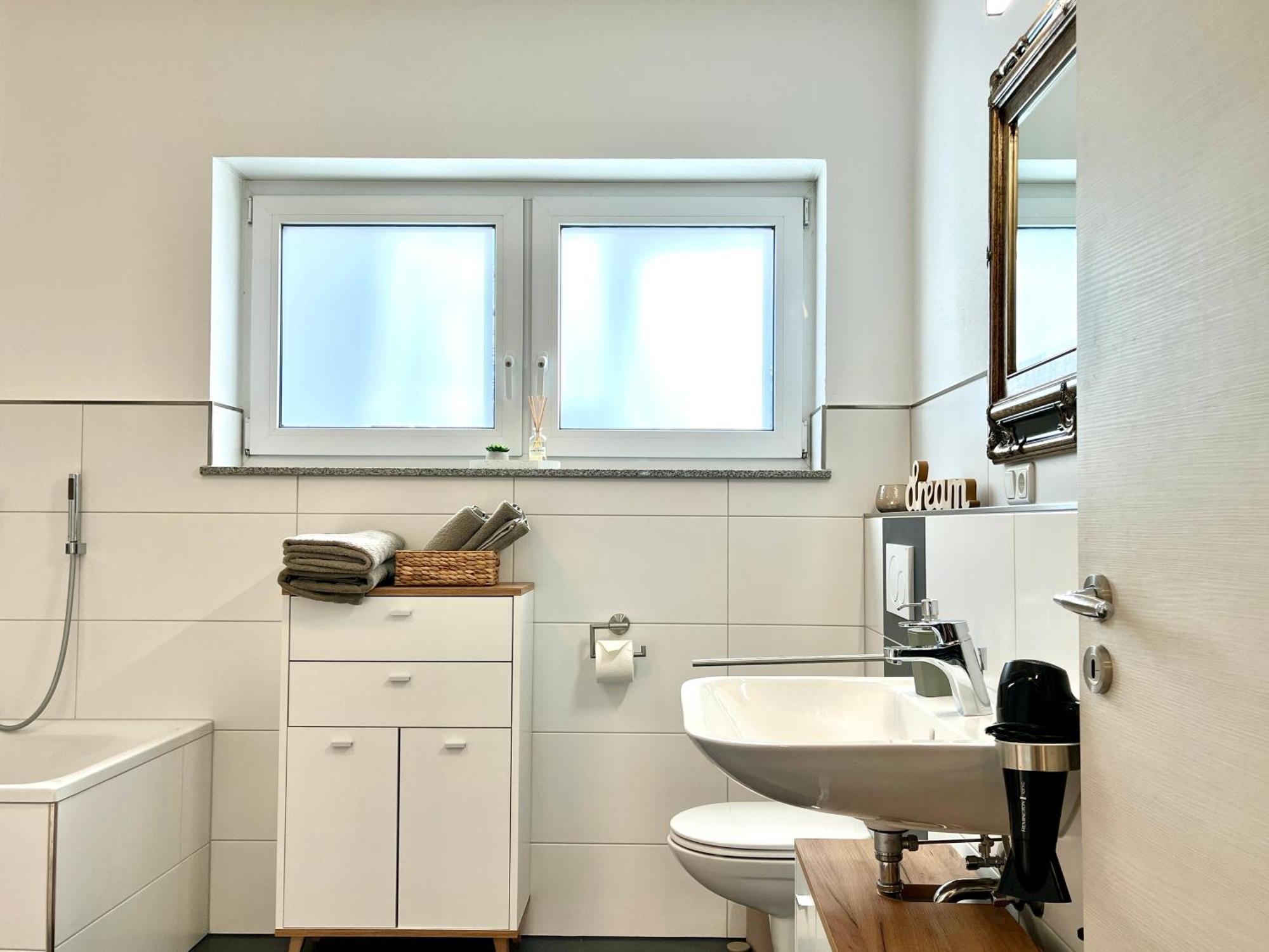 Ferienwohnung Moseltraum, 1-6 Pers, Mit 3 Schlafzimmer Und Panoramabalkon Müden Exteriör bild