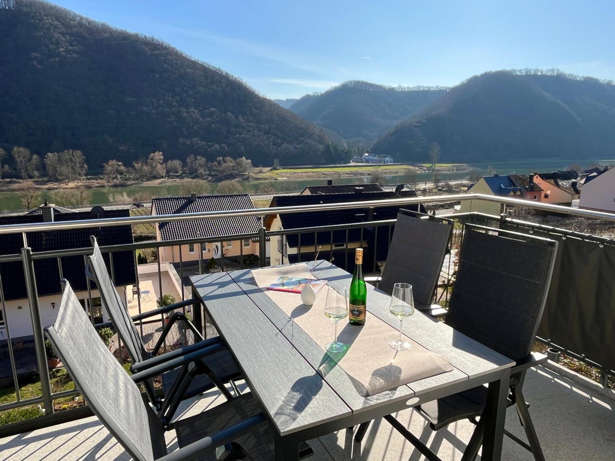 Ferienwohnung Moseltraum, 1-6 Pers, Mit 3 Schlafzimmer Und Panoramabalkon Müden Exteriör bild