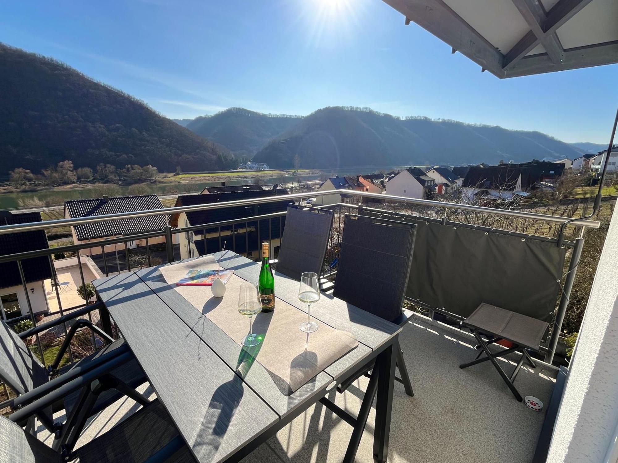 Ferienwohnung Moseltraum, 1-6 Pers, Mit 3 Schlafzimmer Und Panoramabalkon Müden Exteriör bild