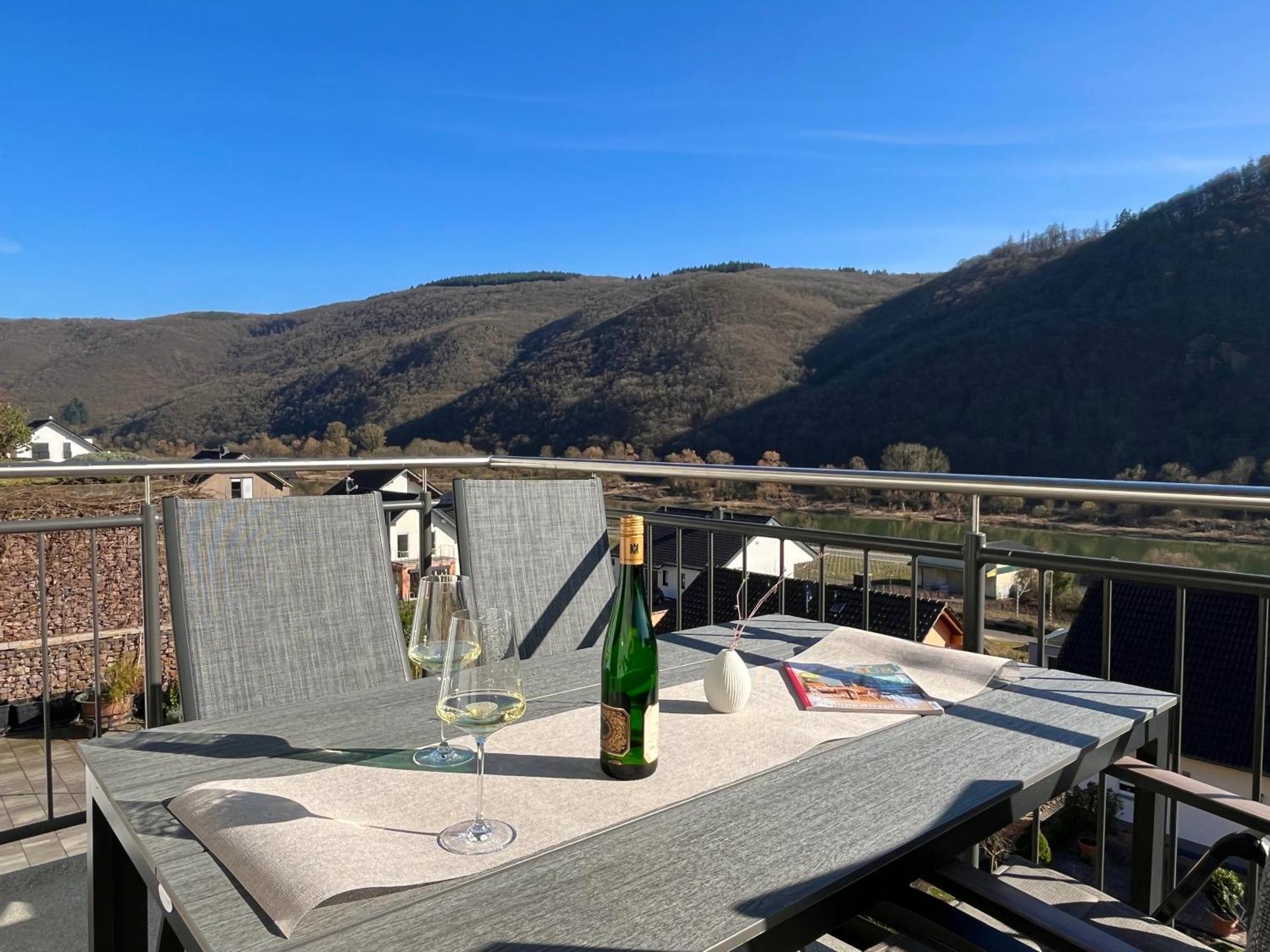 Ferienwohnung Moseltraum, 1-6 Pers, Mit 3 Schlafzimmer Und Panoramabalkon Müden Exteriör bild